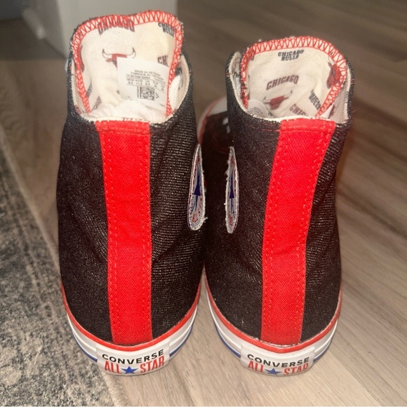 chicago bulls Black and Red High-Top converse Sneakers - Picture 4 of 8